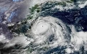 ধেয়ে আসছে সুপার টাইফুন, বিমানবন্দর-স্কুল বন্ধ ঘোষণা!