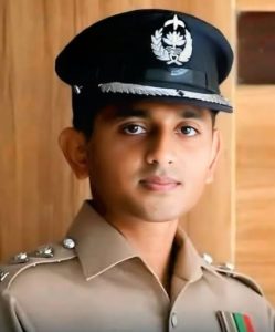 গাঁধার মতো খাটুনে নয়, কৌশলী ঘোড়াই জেতে রেসে