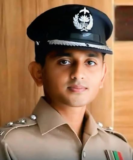 গাঁধার মতো খাটুনে নয়, কৌশলী ঘোড়াই জেতে রেসে